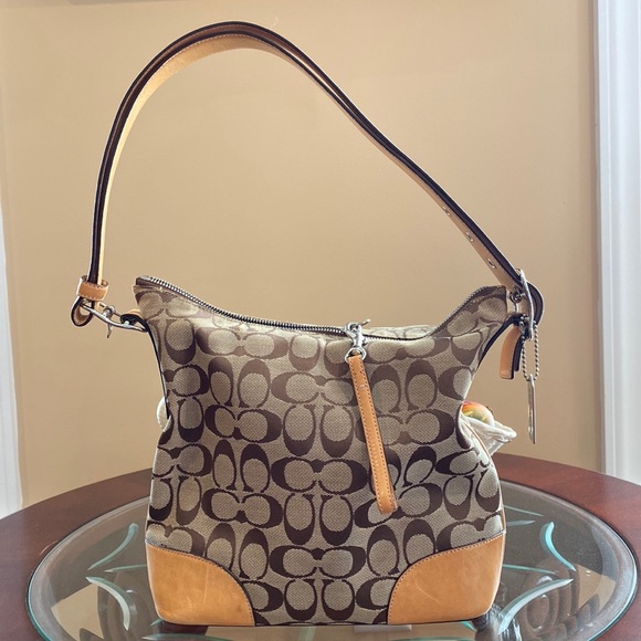 Authentic Coach Signature C Beige/brown Canvas Shoulder Bag - Picture 1 of 7